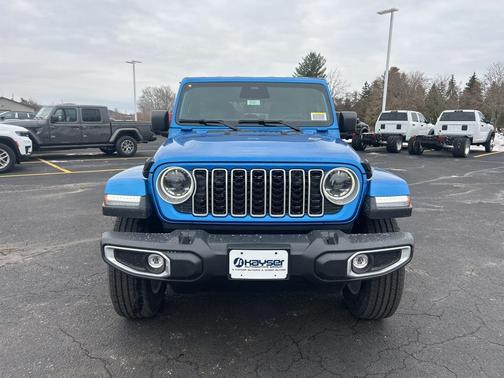2026 Jeep Wrangler 4-Door Sahara 4x4