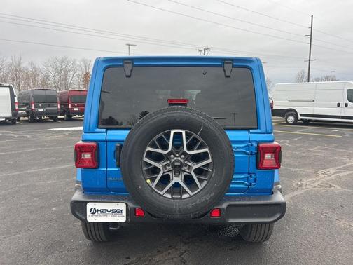 2026 Jeep Wrangler 4-Door Sahara 4x4