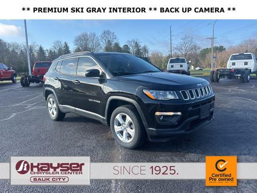 Diamond Black Crystal Pearlcoat 2018 Jeep Compass Latitude