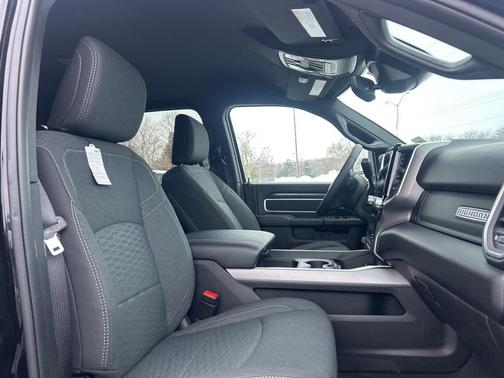 2026 RAM 3500 Big Horn Crew Cab 4x4 6'4' Box