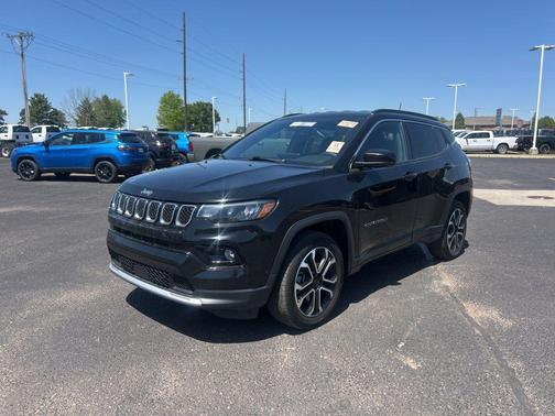 Diamond Black Crystal Pearlcoat 2024 Jeep Compass Limited