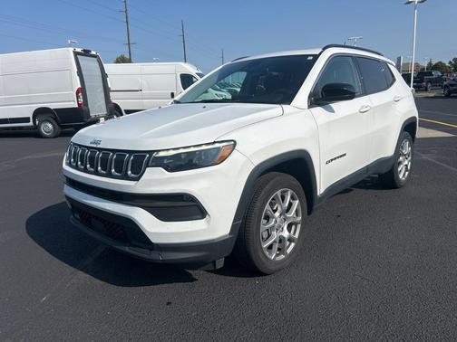 2022 Jeep Compass Latitude Lux