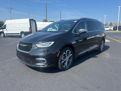 2022 Chrysler Pacifica L