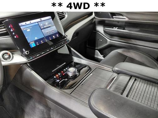 2023 Jeep Wagoneer L Series II 4x4