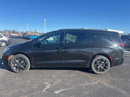 2026 Chrysler Pacifica L