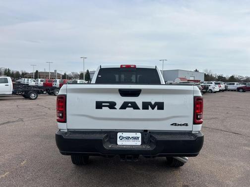 2025 RAM 2500 Tradesman Crew Cab 4x4 6'4' Box