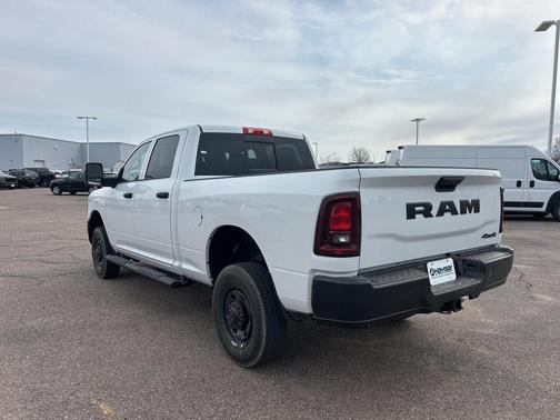 2025 RAM 2500 Tradesman Crew Cab 4x4 6'4' Box