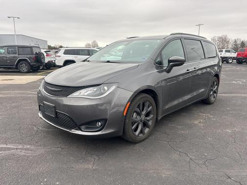 2020 Chrysler Pacifica Touring L