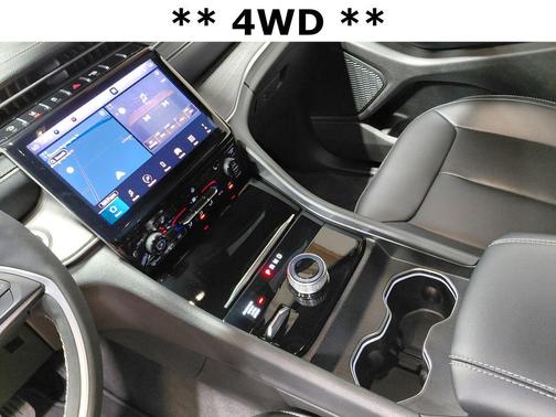 Diamond Black Crystal Pearlcoat 2025 Jeep Grand Cherokee Limited