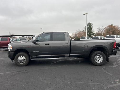 2024 RAM 3500 Laramie Crew Cab 4x4 8' Box