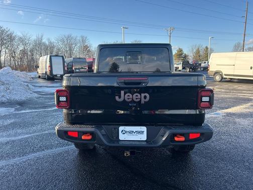 2026 Jeep Gladiator Mojave 4x4