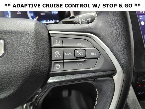 Diamond Black Crystal Pearlcoat 2022 Jeep Grand Cherokee L Laredo