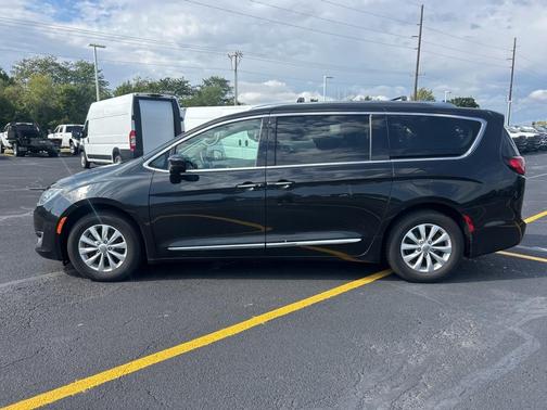 2018 Chrysler Pacifica Touring-L