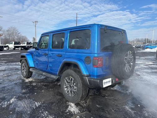 2026 Jeep Wrangler 4-Door Sahara 4x4