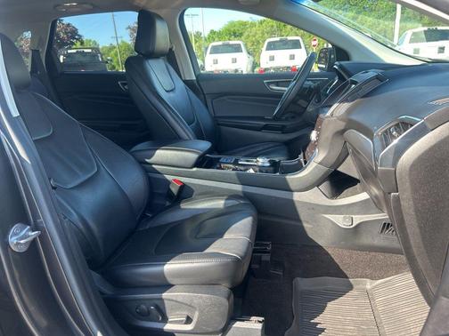 Magnetic Metallic 2020 Ford Edge Titanium