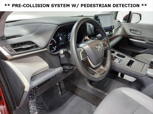 2023 Toyota Sienna XLE