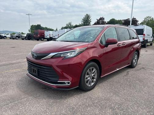 2023 Toyota Sienna XLE