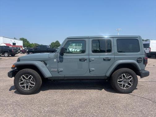 2024 Jeep Wrangler 4-Door Sahara 4x4