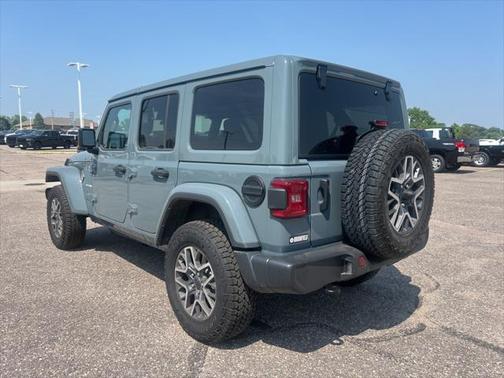 2024 Jeep Wrangler 4-Door Sahara 4x4
