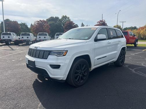 2022 Jeep Grand Cherokee Laredo