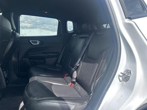 Bright White Clearcoat 2023 Jeep Compass Trailhawk