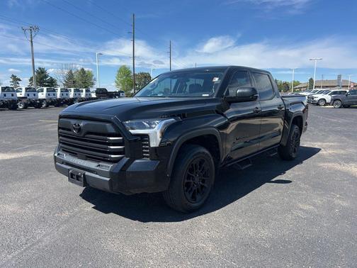 Midnight Black Metallic 2022 Toyota Tundra SR5
