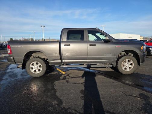 2022 RAM 2500 Big Horn Crew Cab 4x4 6'4' Box