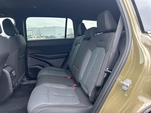 '41 2026 Jeep Cherokee Laredo 4x4