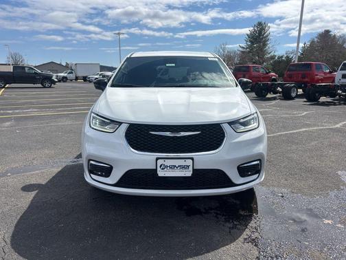 2026 Chrysler Pacifica L