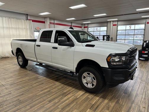 Bright White Clearcoat 2024 RAM 3500 Tradesman Crew Cab 4x4 8' Box