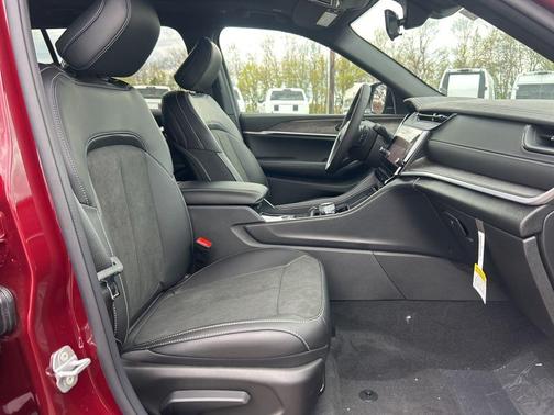 Velvet Red Pearlcoat 2026 Jeep Grand Cherokee L Altitude