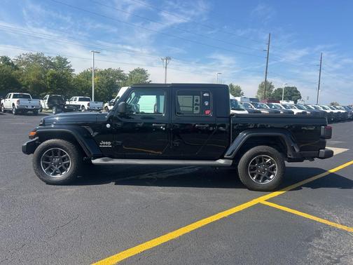 2021 Jeep Gladiator Overland