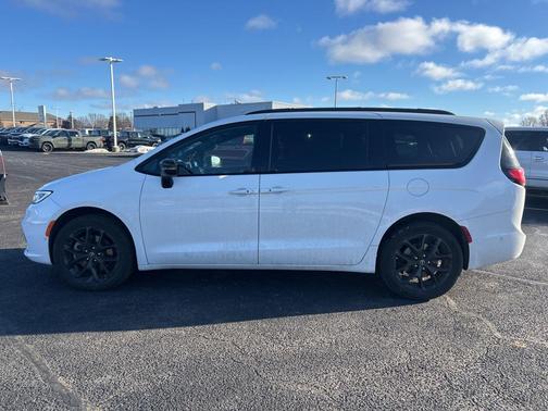 2025 Chrysler Pacifica Limited