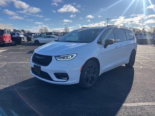 2025 Chrysler Pacifica Limited