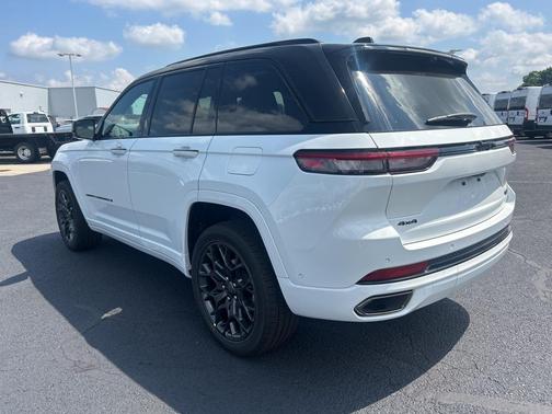 2025 Jeep Grand Cherokee Summit