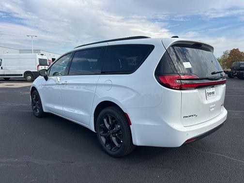 2026 Chrysler Pacifica Limited