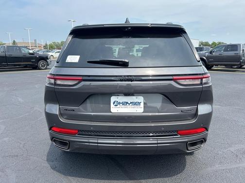 2025 Jeep Grand Cherokee Summit