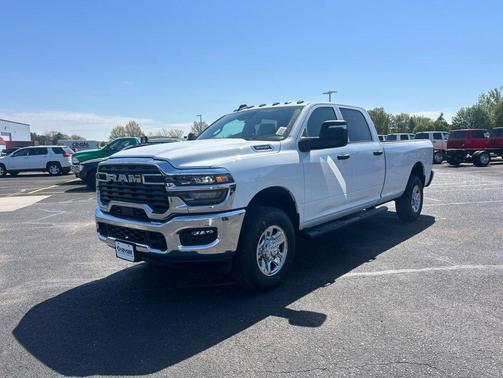Bright White Clearcoat 2026 RAM 3500 Tradesman Crew Cab 4x4 8' Box