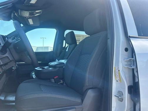 Bright White Clearcoat 2026 RAM 3500 Tradesman Crew Cab 4x4 8' Box