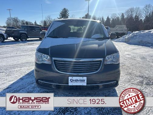 2016 Chrysler Town & Country Touring