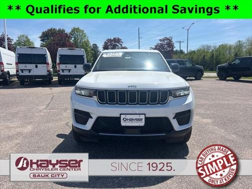 2025 Jeep Grand Cherokee Laredo