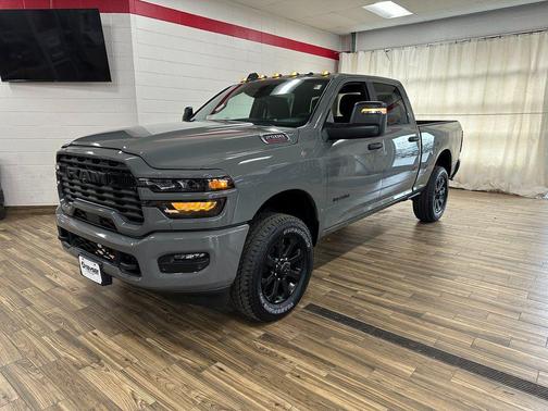 Ceramic Gray Clearcoat 2026 RAM 2500 Big Horn Crew Cab 4x4 6'4' Box