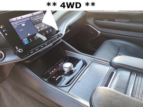 2023 Jeep Wagoneer L Series II 4x4