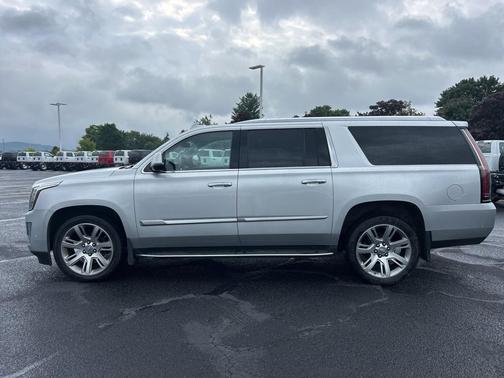 2018 Cadillac Escalade ESV Luxury