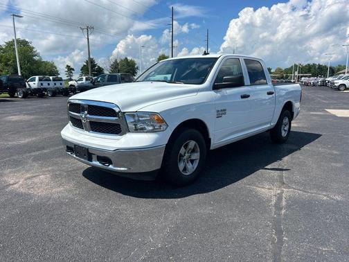 Bright White Clearcoat 2022 RAM 1500 Classic SLT
