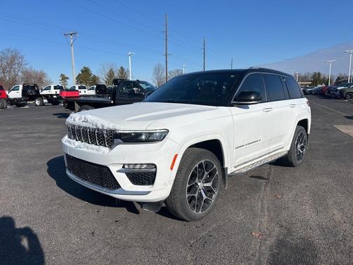 2022 Jeep Grand Cherokee Summit