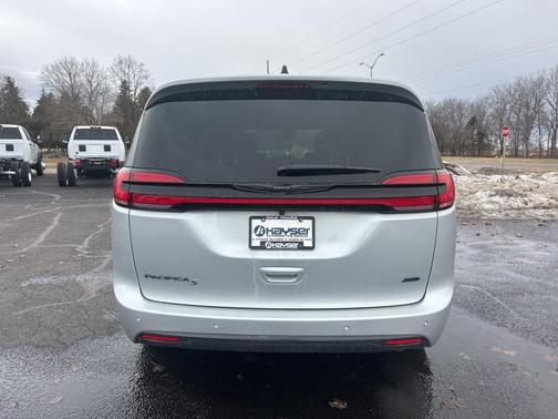 2026 Chrysler Pacifica L