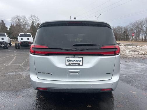 2026 Chrysler Pacifica L