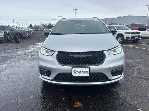 2026 Chrysler Pacifica L