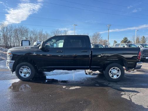 2025 RAM 2500 Tradesman Crew Cab 4x4 6'4' Box
